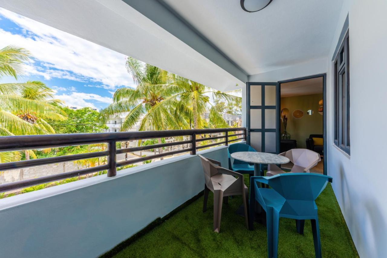 Les Cerisiers Beach Residence, Cosy And Modern 3 Bedroom Apartment Located 50 Metres From The Beach And From All Amenities And Restaurants On The Coastal Road Flic en Flac Екстер'єр фото
