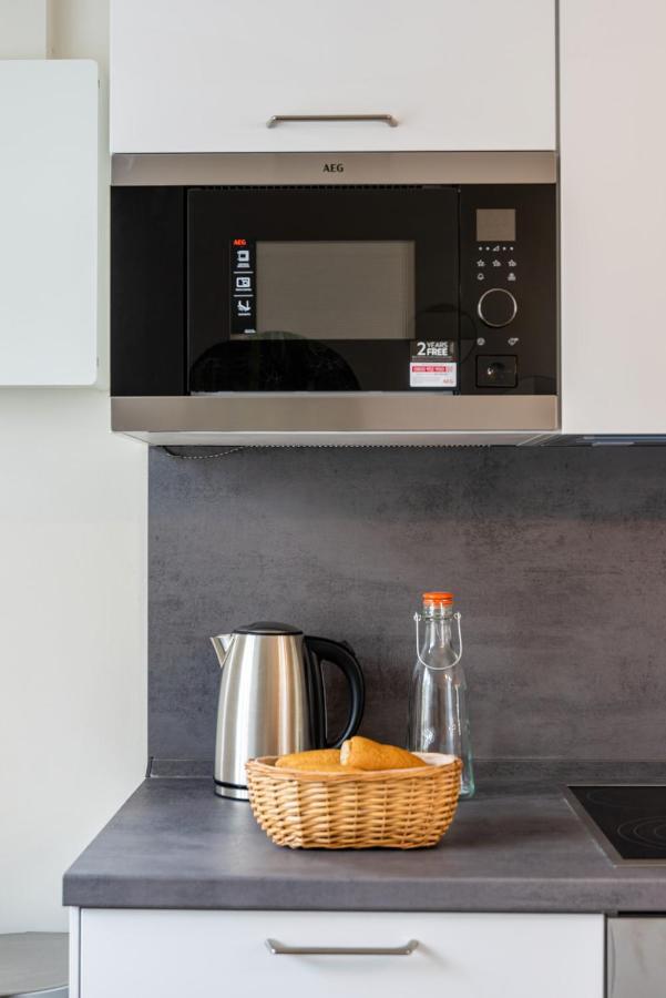 Les Cerisiers Beach Residence, Cosy And Modern 3 Bedroom Apartment Located 50 Metres From The Beach And From All Amenities And Restaurants On The Coastal Road Flic en Flac Екстер'єр фото