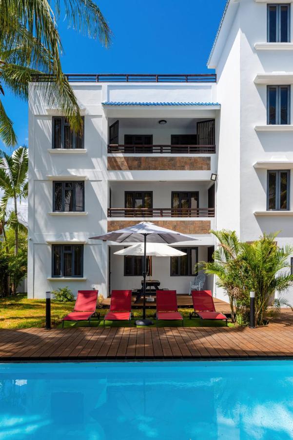 Les Cerisiers Beach Residence, Cosy And Modern 3 Bedroom Apartment Located 50 Metres From The Beach And From All Amenities And Restaurants On The Coastal Road Flic en Flac Екстер'єр фото