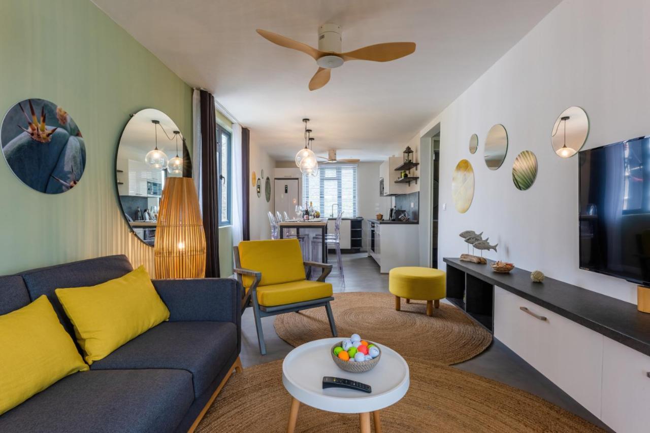 Les Cerisiers Beach Residence, Cosy And Modern 3 Bedroom Apartment Located 50 Metres From The Beach And From All Amenities And Restaurants On The Coastal Road Flic en Flac Екстер'єр фото