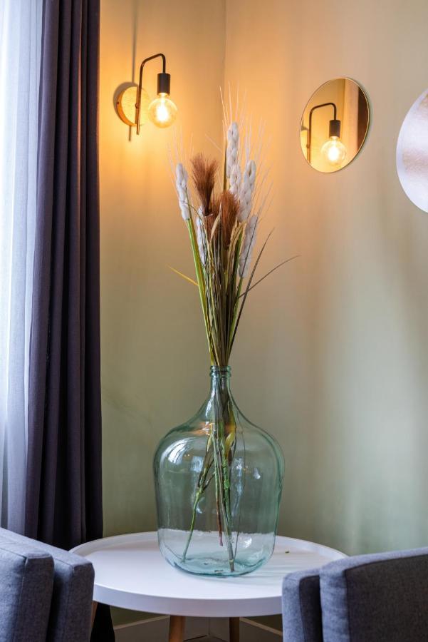 Les Cerisiers Beach Residence, Cosy And Modern 3 Bedroom Apartment Located 50 Metres From The Beach And From All Amenities And Restaurants On The Coastal Road Flic en Flac Екстер'єр фото
