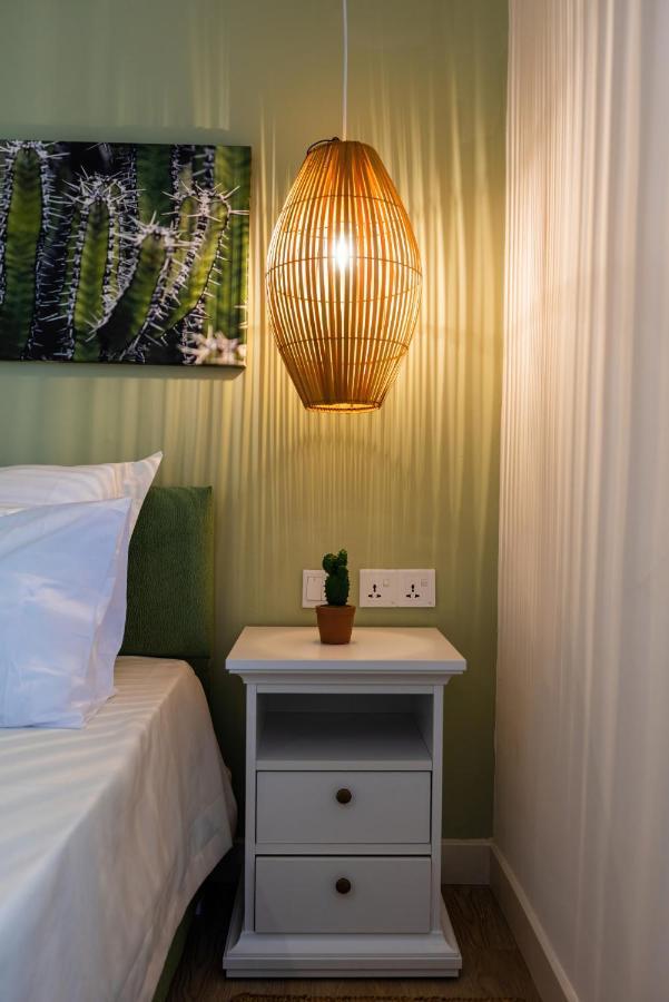 Les Cerisiers Beach Residence, Cosy And Modern 3 Bedroom Apartment Located 50 Metres From The Beach And From All Amenities And Restaurants On The Coastal Road Flic en Flac Екстер'єр фото