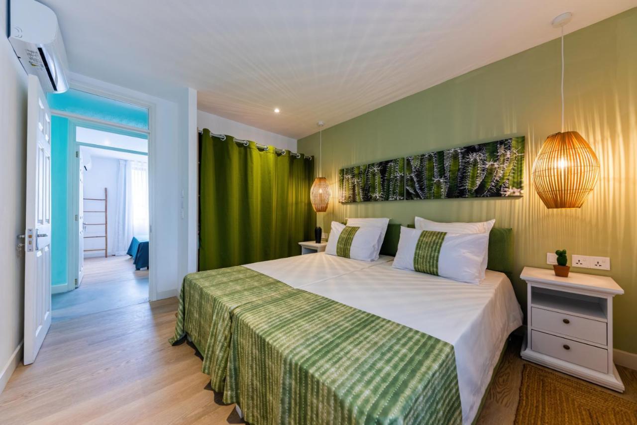 Les Cerisiers Beach Residence, Cosy And Modern 3 Bedroom Apartment Located 50 Metres From The Beach And From All Amenities And Restaurants On The Coastal Road Flic en Flac Екстер'єр фото