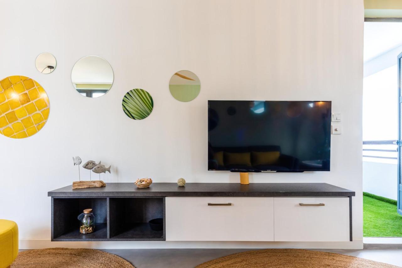 Les Cerisiers Beach Residence, Cosy And Modern 3 Bedroom Apartment Located 50 Metres From The Beach And From All Amenities And Restaurants On The Coastal Road Flic en Flac Екстер'єр фото