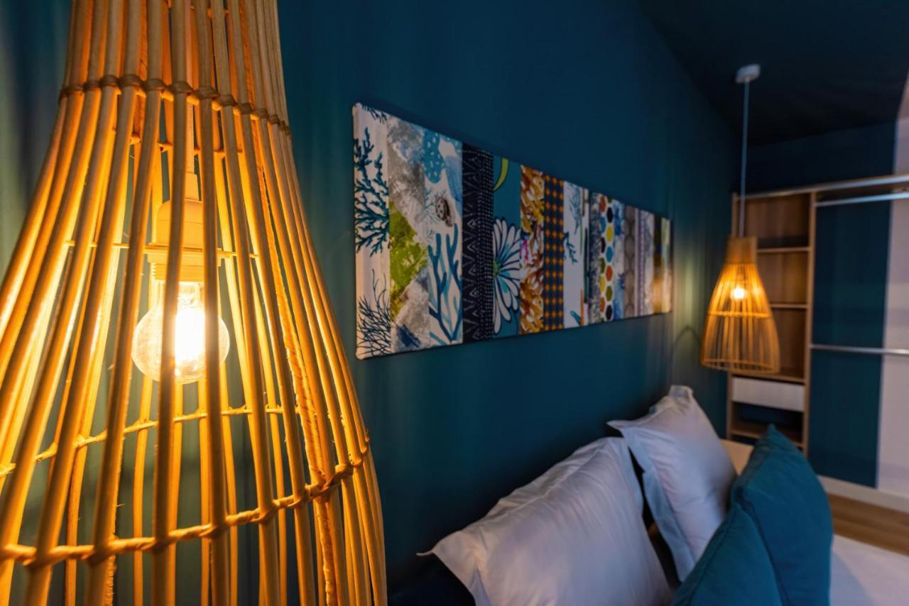 Les Cerisiers Beach Residence, Cosy And Modern 3 Bedroom Apartment Located 50 Metres From The Beach And From All Amenities And Restaurants On The Coastal Road Flic en Flac Екстер'єр фото