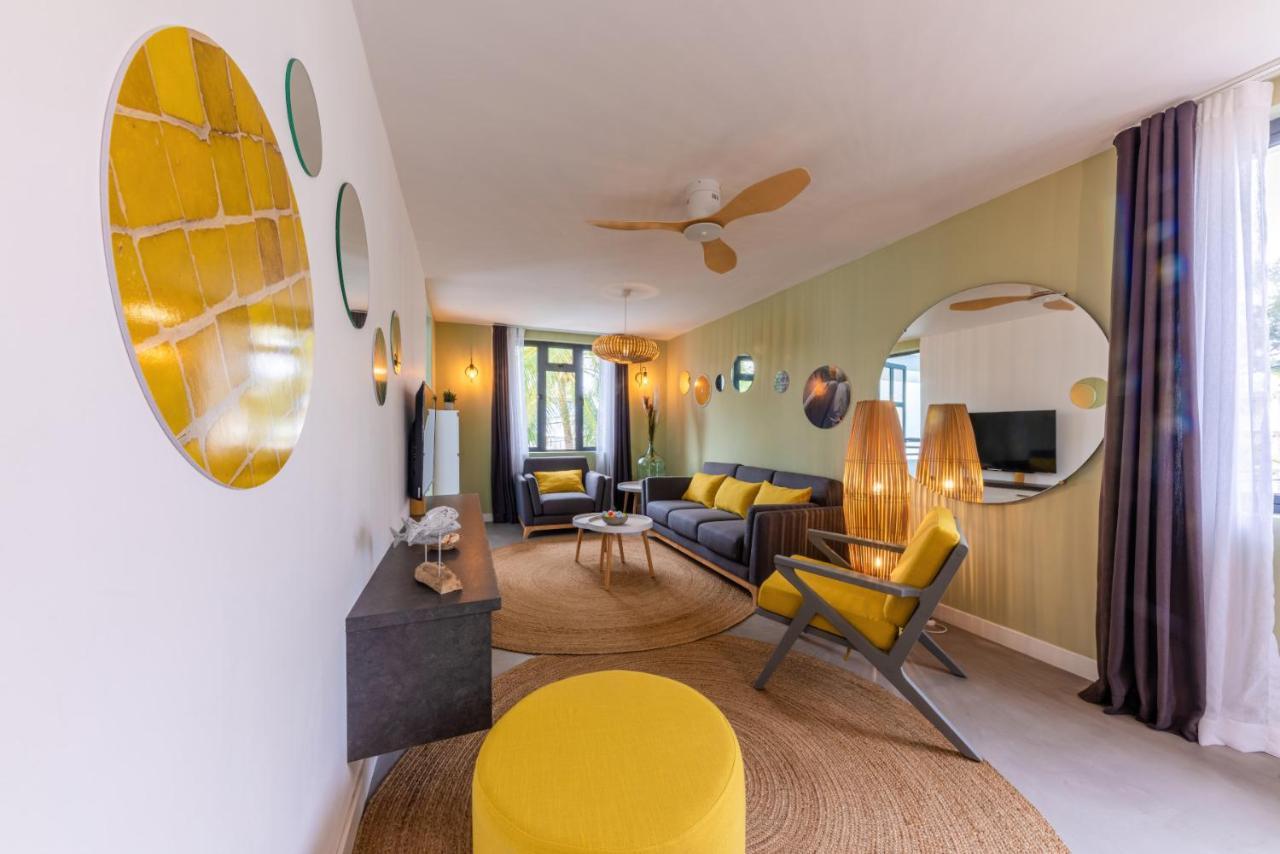 Les Cerisiers Beach Residence, Cosy And Modern 3 Bedroom Apartment Located 50 Metres From The Beach And From All Amenities And Restaurants On The Coastal Road Flic en Flac Екстер'єр фото