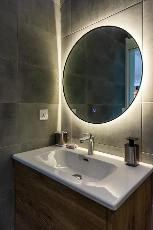 Les Cerisiers Beach Residence, Cosy And Modern 3 Bedroom Apartment Located 50 Metres From The Beach And From All Amenities And Restaurants On The Coastal Road Flic en Flac Екстер'єр фото