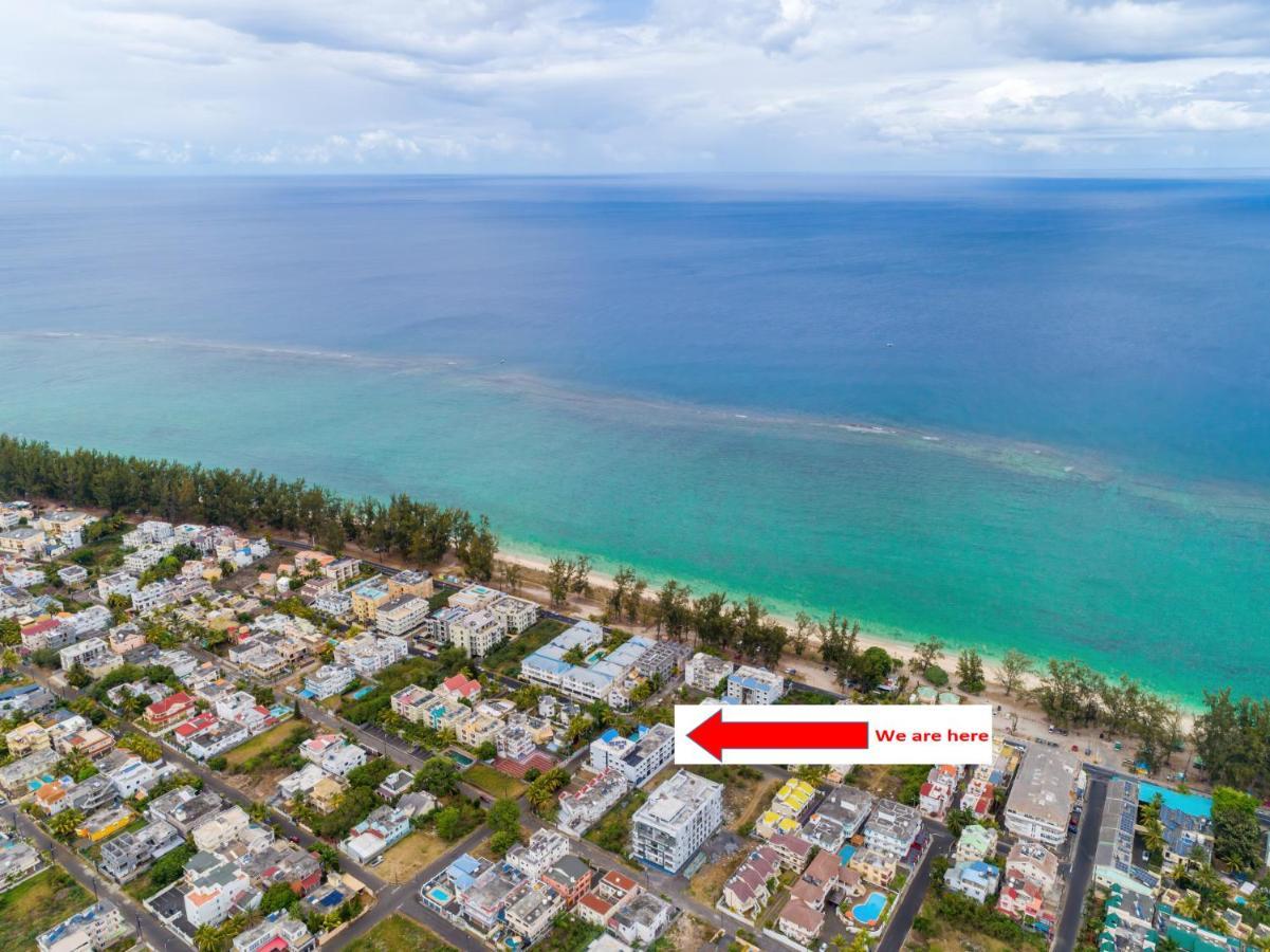 Les Cerisiers Beach Residence, Cosy And Modern 3 Bedroom Apartment Located 50 Metres From The Beach And From All Amenities And Restaurants On The Coastal Road Flic en Flac Екстер'єр фото